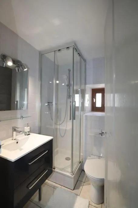 Appartement « Grand Verger » - Parking Gratuit à Chambéry 0*,  France