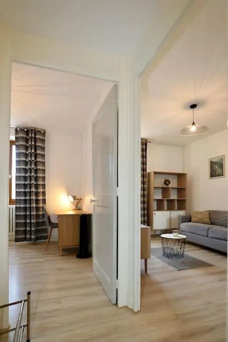 Appartement « Grand Verger » - Parking Gratuit à Chambéry 0*,  France